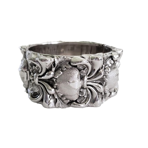 Vintage Whiting & Davis Repousse Silvertone Wide Hinged Bracelet Art Nouveau - Picture 1 of 10
